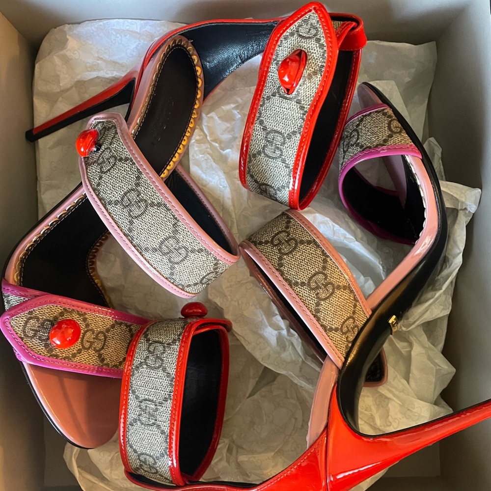 Pristine GUCCI Harleth Ankle Open Toe Patent Leather Heeled Sandals